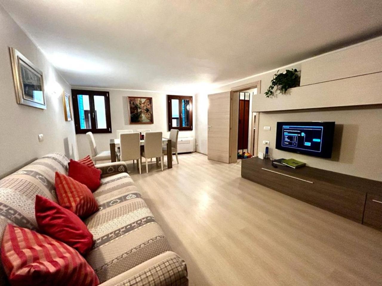 Grimaldi Apartments San Marco & Castello เวนิส ภายนอก รูปภาพ