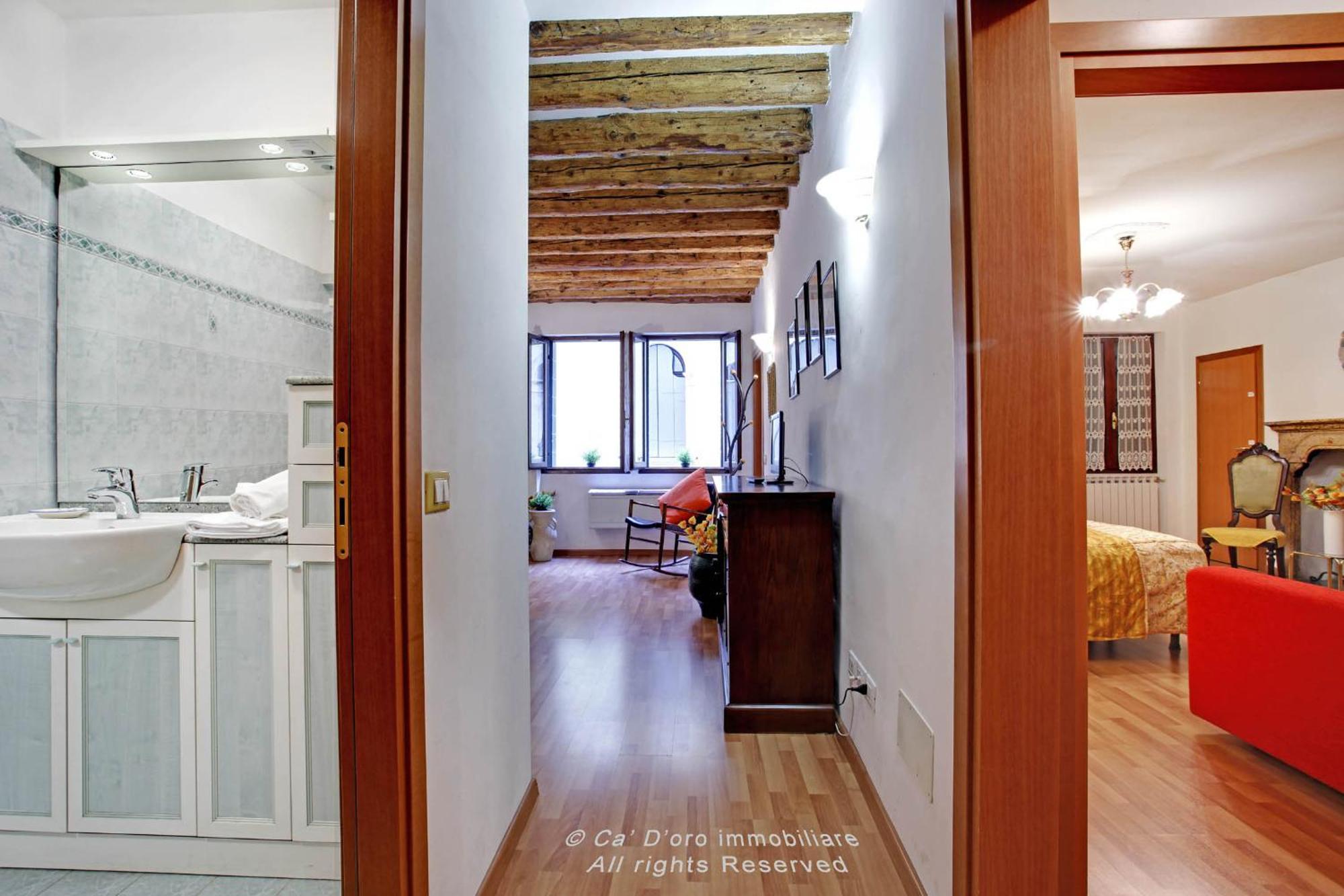 Grimaldi Apartments San Marco & Castello เวนิส ภายนอก รูปภาพ